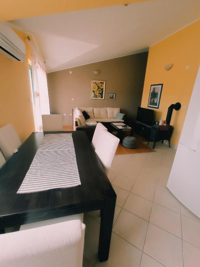 Apartment Silvija Вінішчє Екстер'єр фото