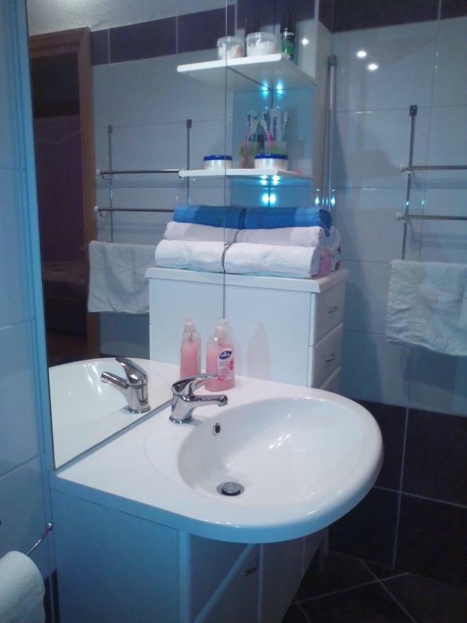 Apartment Silvija Вінішчє Екстер'єр фото